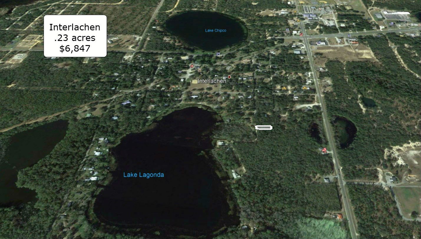 Exclusive .23 Acre Property in Lake and Fishing Community in Interlachen